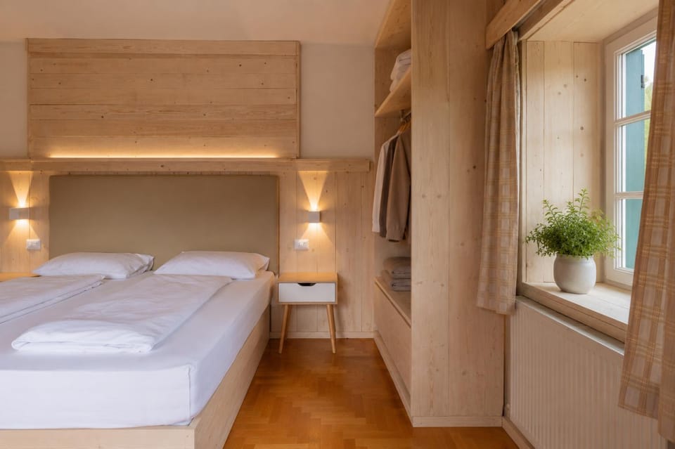 Bed, Bedroom, wardrobe