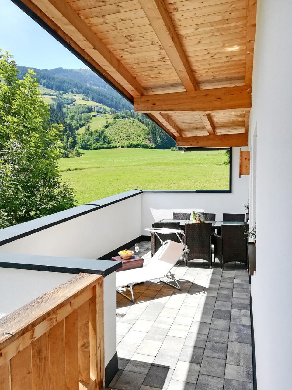Balcony/Terrace, Mountain view