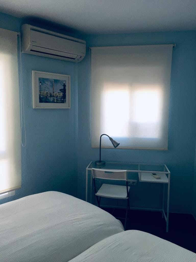 Apartamento Cantabrico junto a la playa y al Hospital Puerta del Mar Apartment in Cadiz