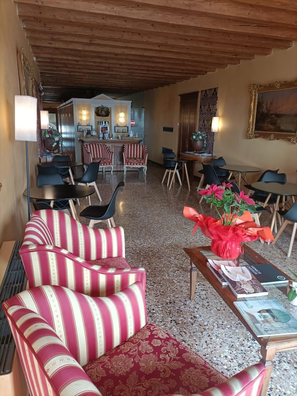 Coffee/tea facilities, Living room, Breakfast
