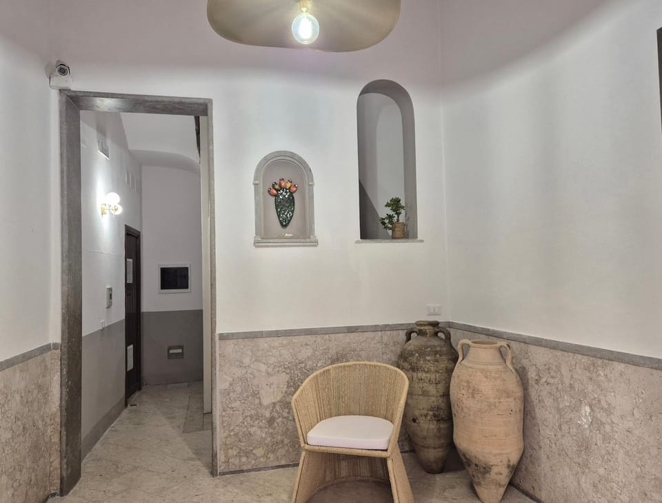 Property building, Facade/entrance, Lobby or reception