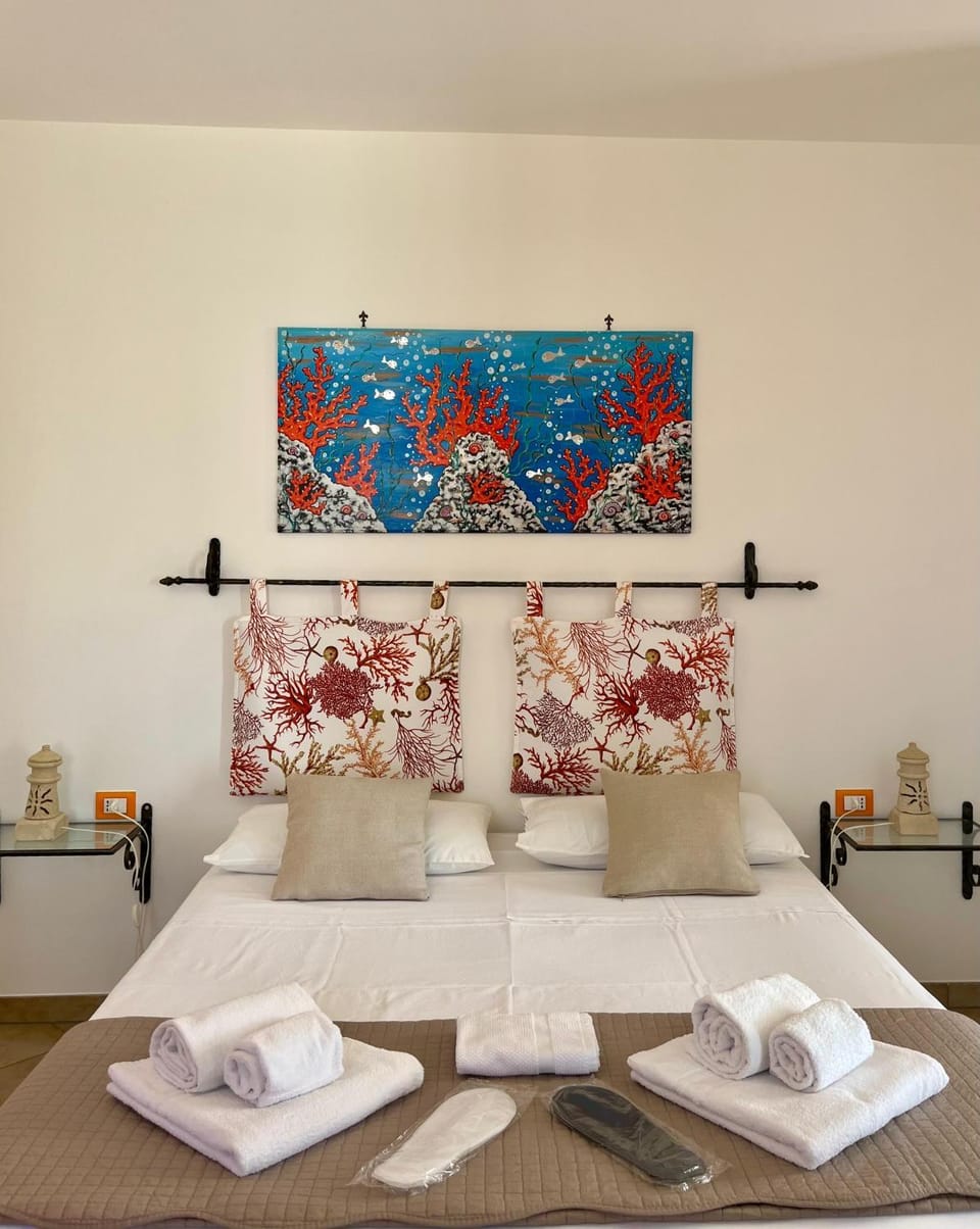 Bed, Bedroom, internet, internet, towels, air conditioner, air conditioner
