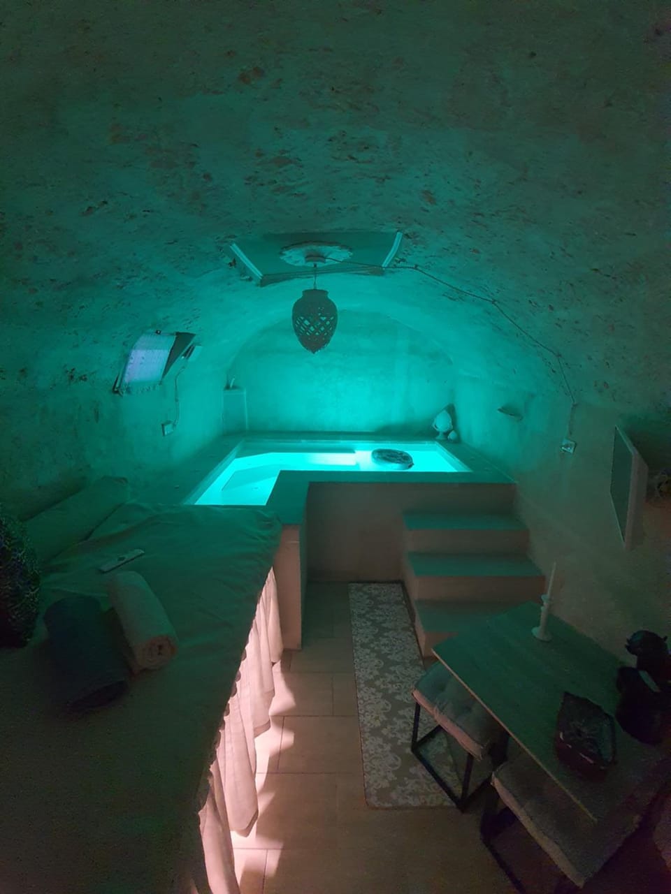 Hot Tub, Swimming pool