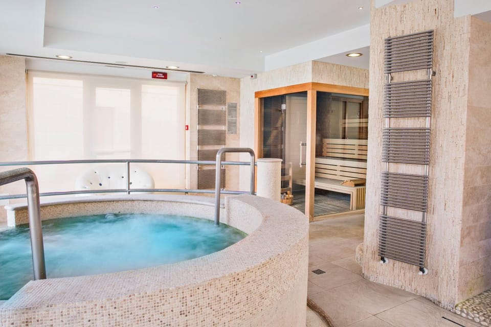Hot Tub, Spa and wellness centre/facilities
