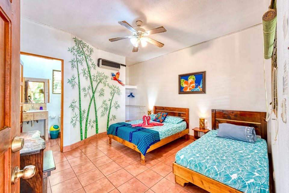 Bed, Photo of the whole room, Bedroom, air conditioner