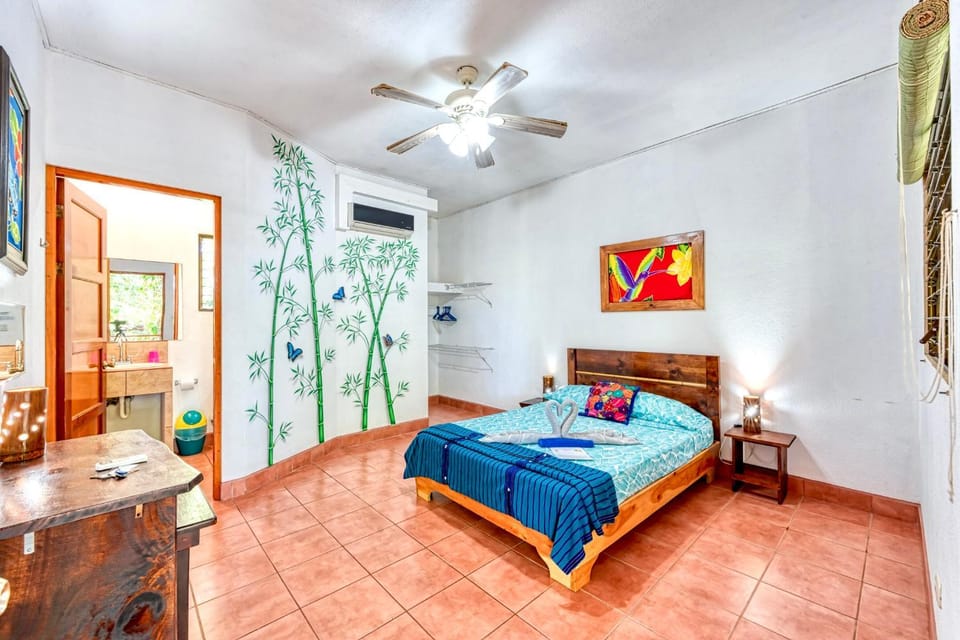 Bed, Photo of the whole room, Bedroom, fireplace, air conditioner
