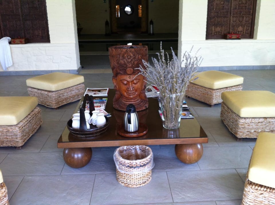 Coffee/tea facilities, Living room