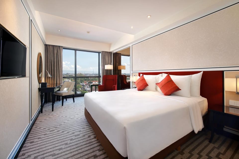 Bed, Photo of the whole room, Seating area, Bedroom
