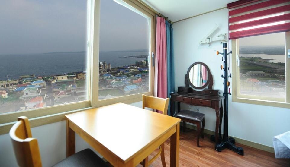 Day, Dining area, Sea view