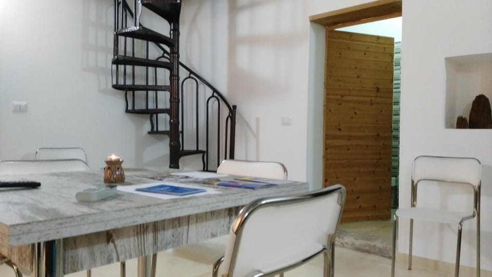 Bathroom, TV and multimedia, Living room, Dining area