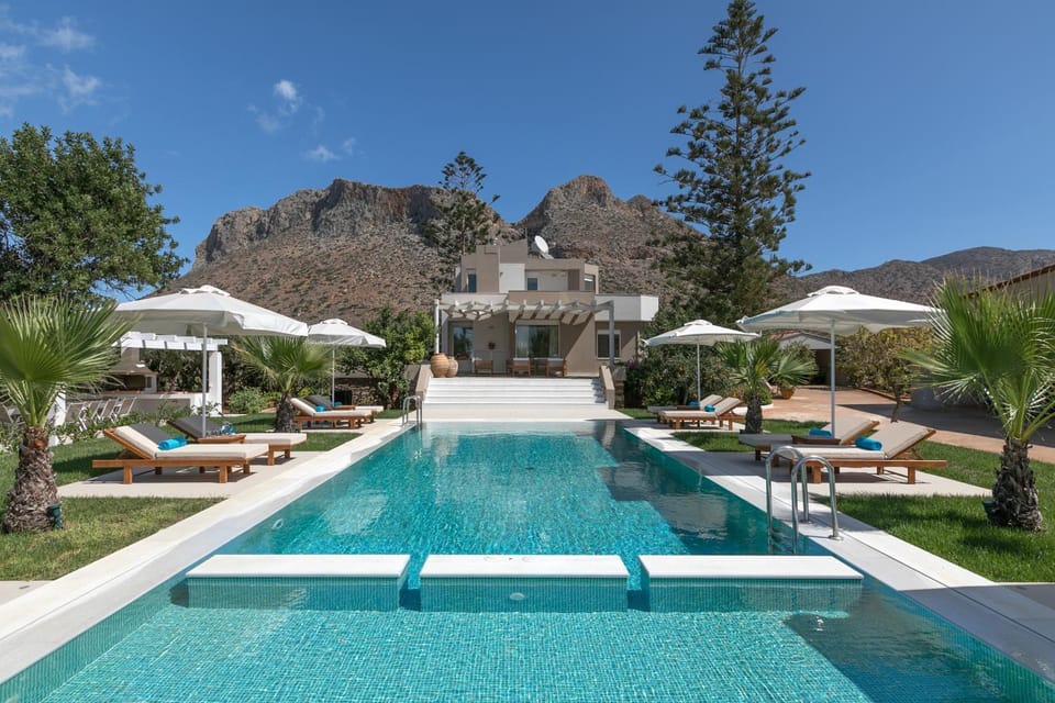 Facade/entrance, Swimming pool, Swimming pool