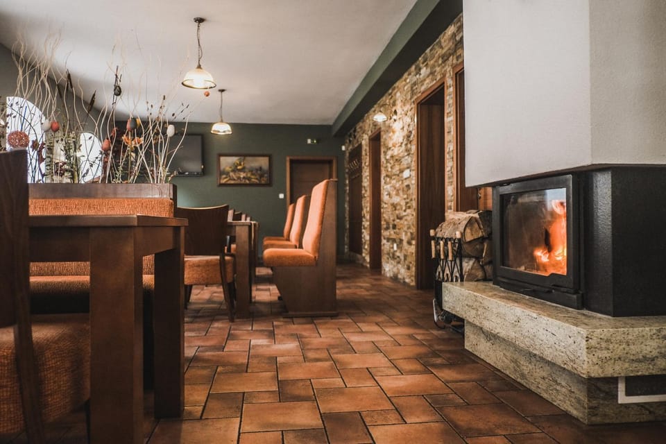 Communal lounge/ TV room, Seating area, fireplace