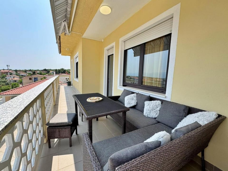 Apartment Rozi Apartment in Primorje-Gorski Kotar County