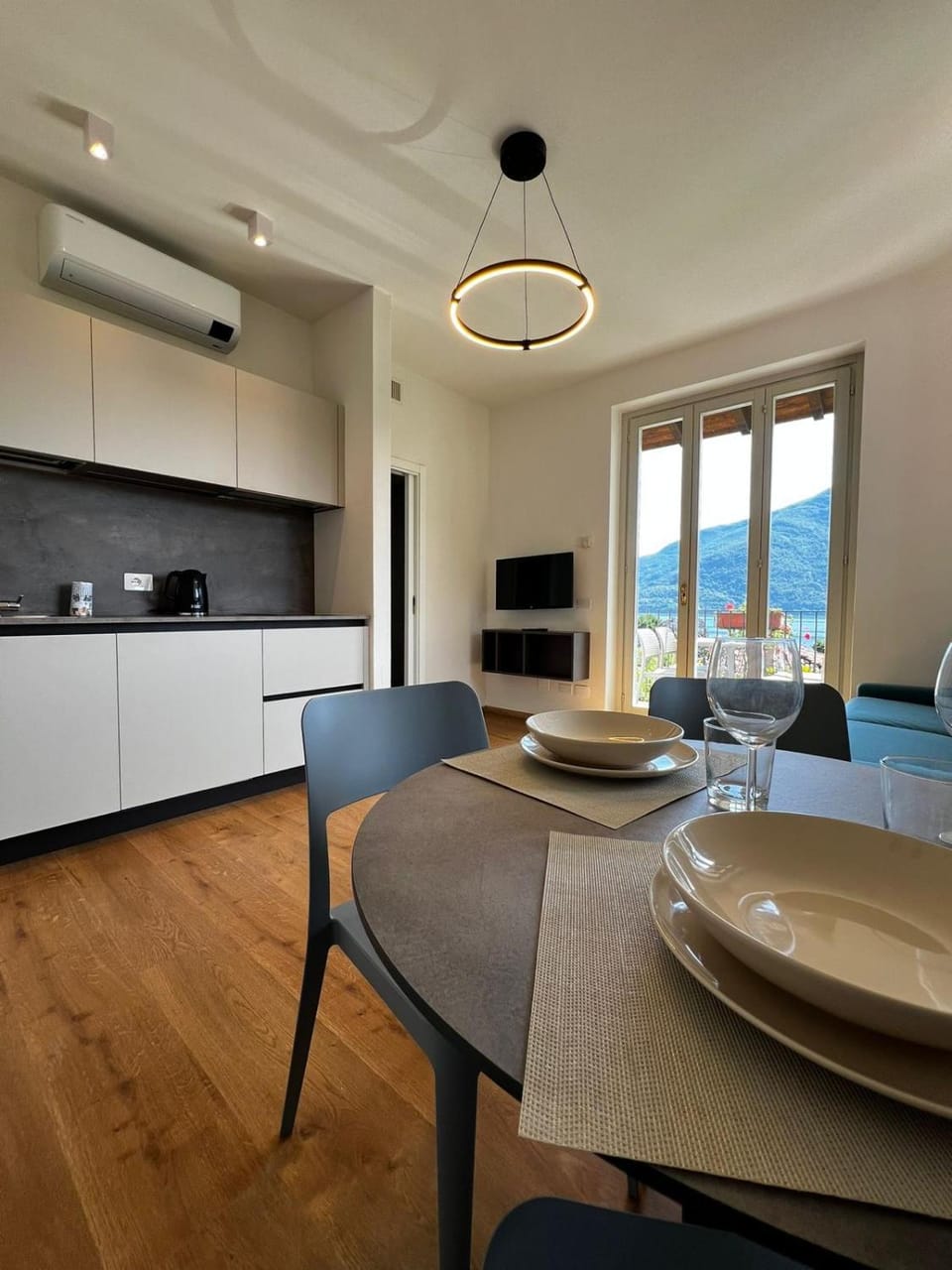 Kitchen or kitchenette, Living room, Dining area