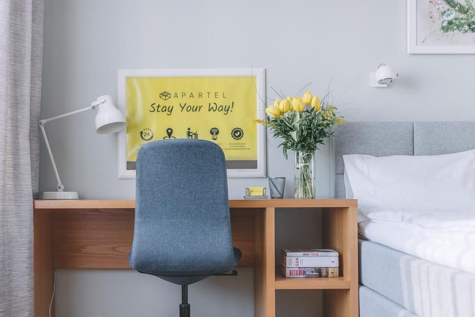 Bed, Photo of the whole room, Decorative detail, Area and facilities