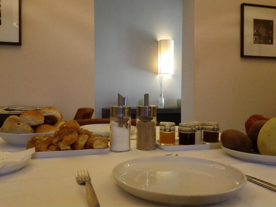 Restaurant/places to eat, Food