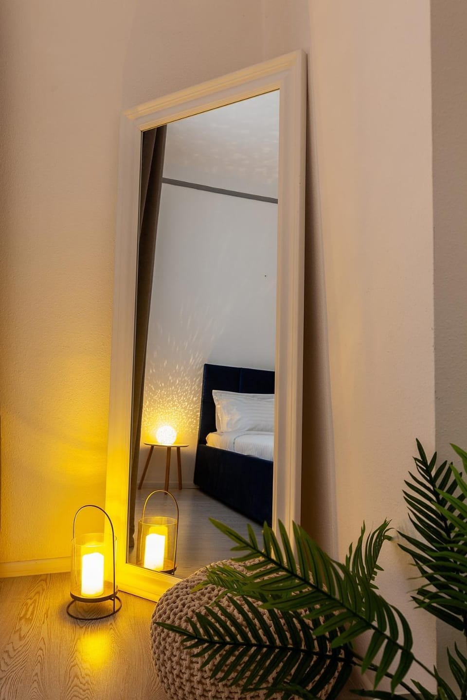 Bed, Decorative detail, Bedroom