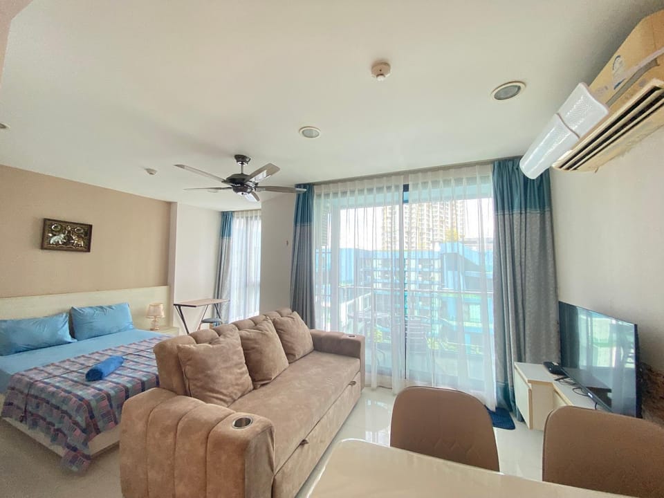 Acqua Condo Jomtien Apartment in Pattaya City