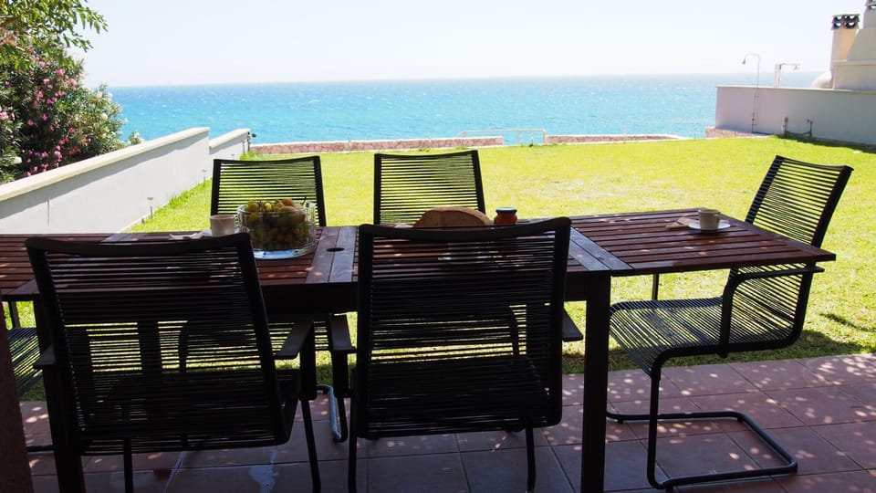 Day, Summer, Balcony/Terrace, Balcony/Terrace, Seating area, Dining area, On site, Garden view, Sea view