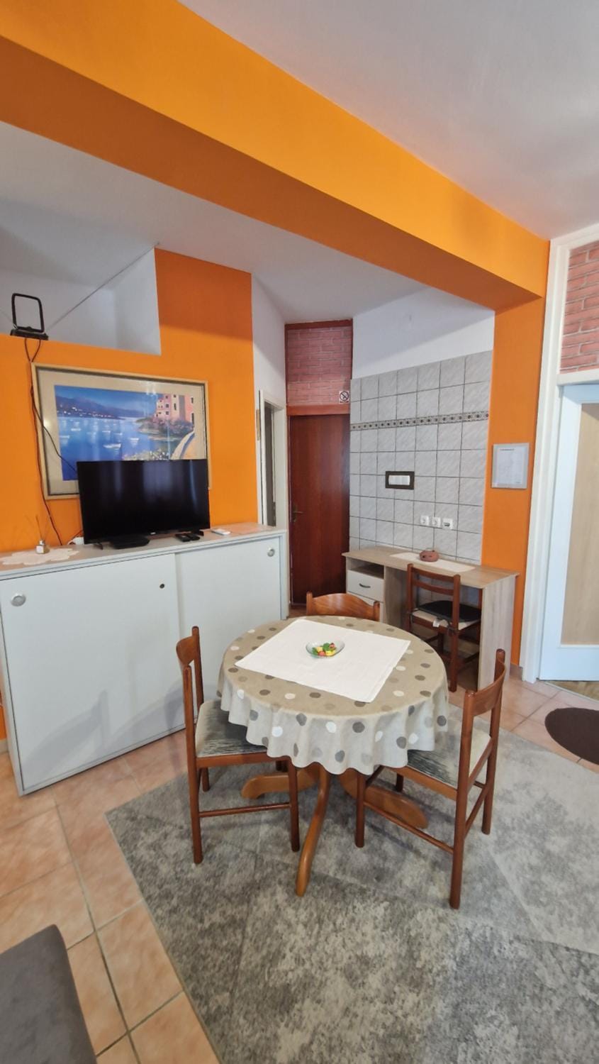 TV and multimedia, Dining area