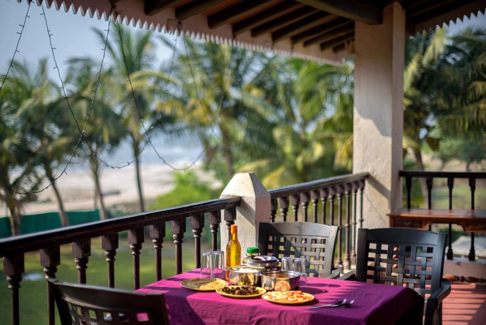 Day, Natural landscape, Garden, Garden, View (from property/room), Seating area, Beach, Beach, On site, Garden view, Sea view, Lunch