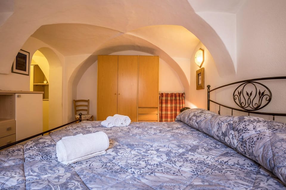 Property building, Living room, Bedroom