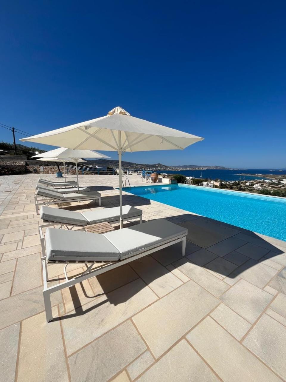 Day, Natural landscape, Pool view, Swimming pool, sunbed