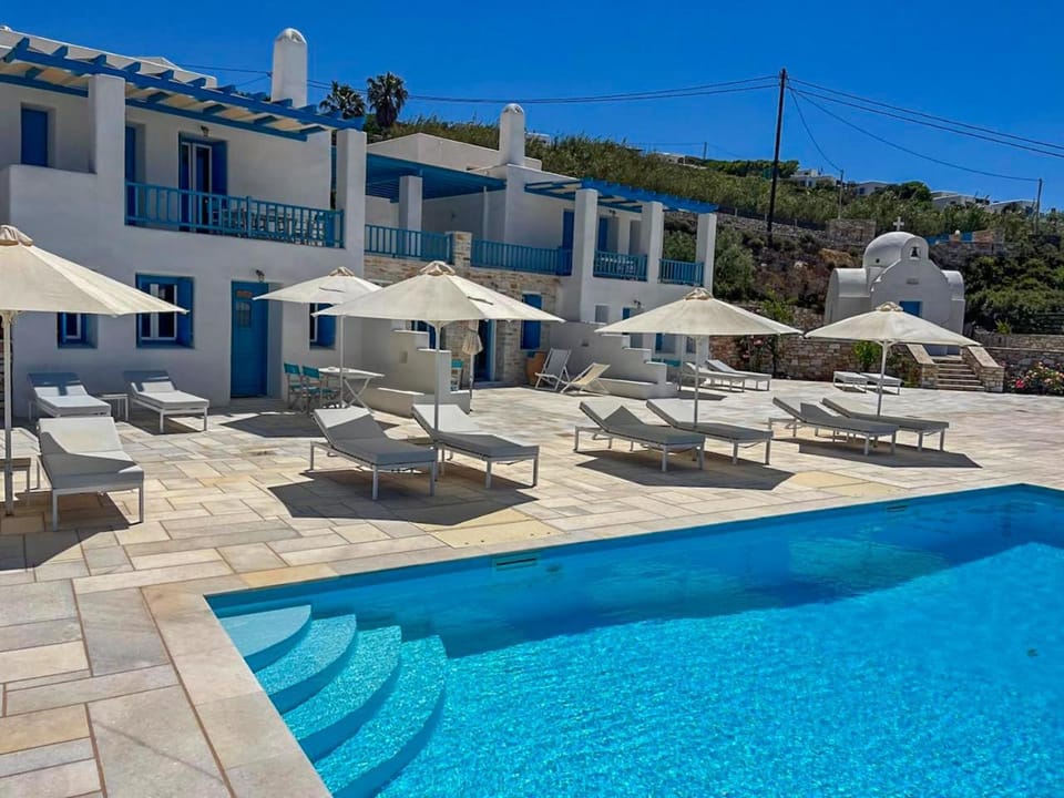 Property building, Pool view, Swimming pool, sunbed