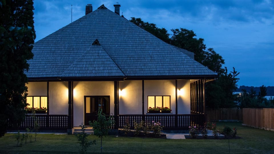 Property building, Facade/entrance, Summer, On site, Sunset
