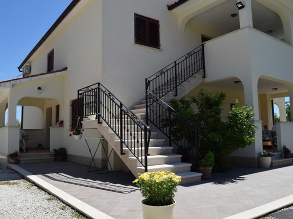Property building, Day, Other
