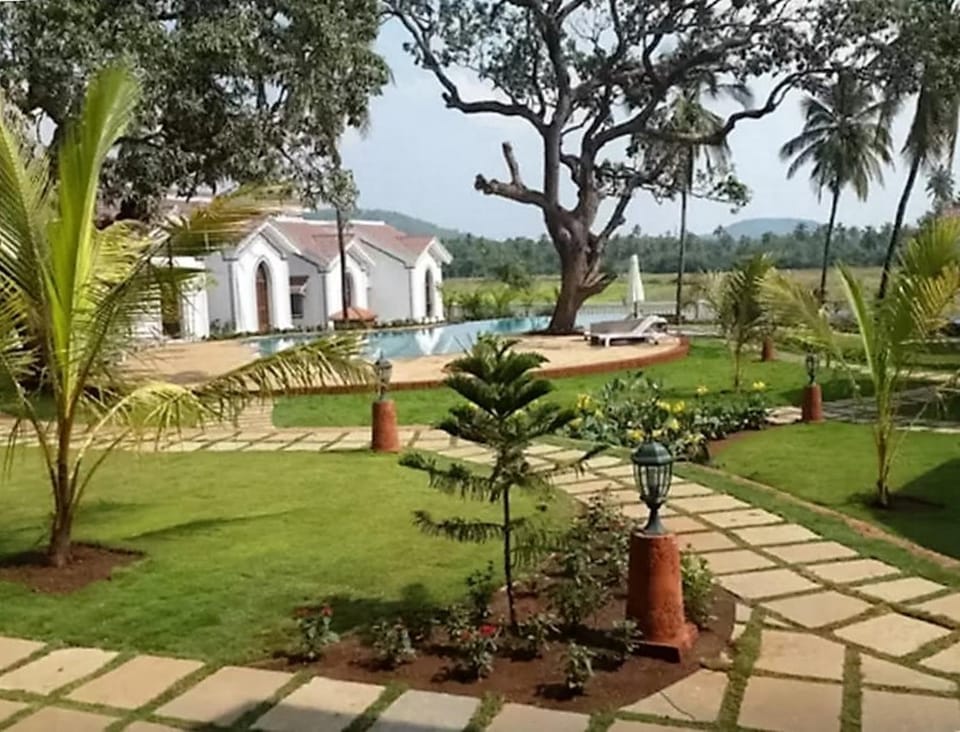 Property building, Garden view, Mountain view, Pool view