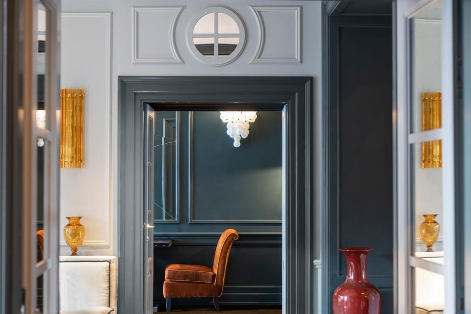 Lounge or bar