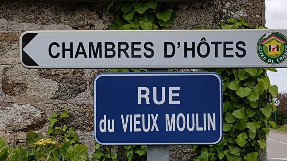 Restaurant/places to eat, Off site, Natural landscape, Fishing, Horse-riding, Snorkeling, Beach, Tennis court, Windsurfing, Canoeing, Hiking, Cycling, Diving, Garden view, Street view, Supermarket/grocery shop, Sports