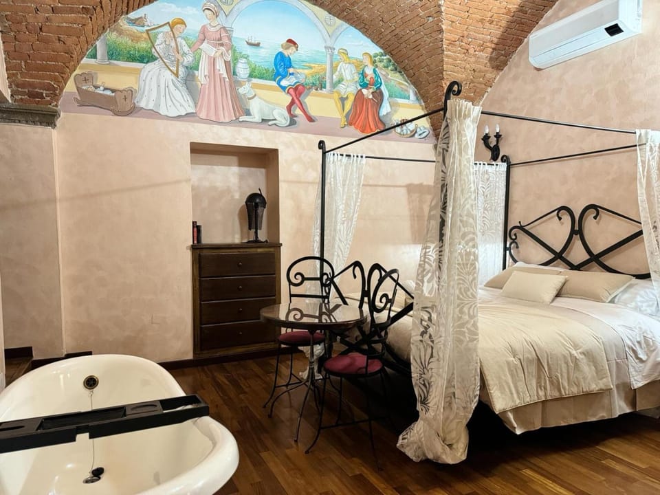 Luxury Corte dei Nobili Bed and Breakfast in Capannori