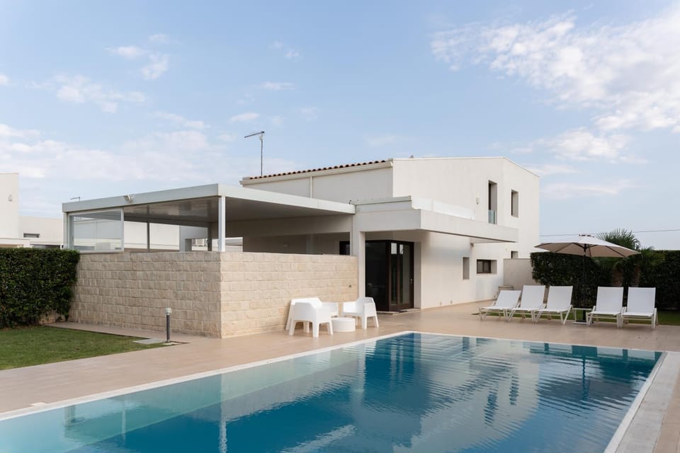 Property building, Swimming pool