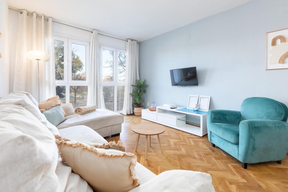 TV and multimedia, Living room, Garden view