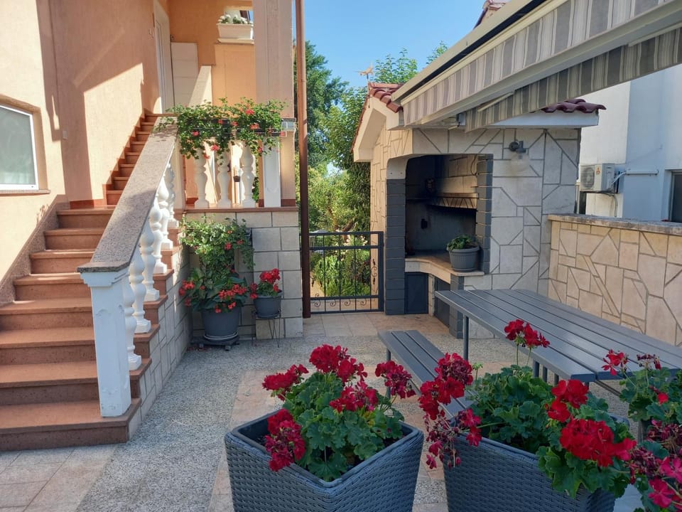Property building, Patio, Day