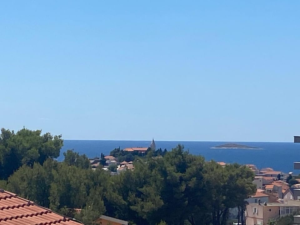 City view, Sea view
