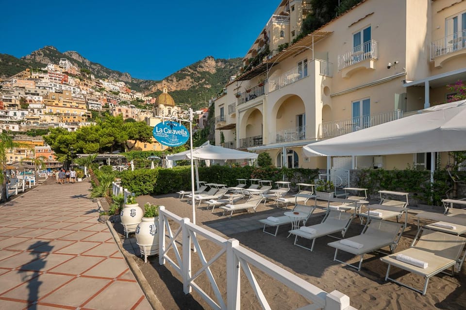 Property building, Natural landscape, View (from property/room), sunbed