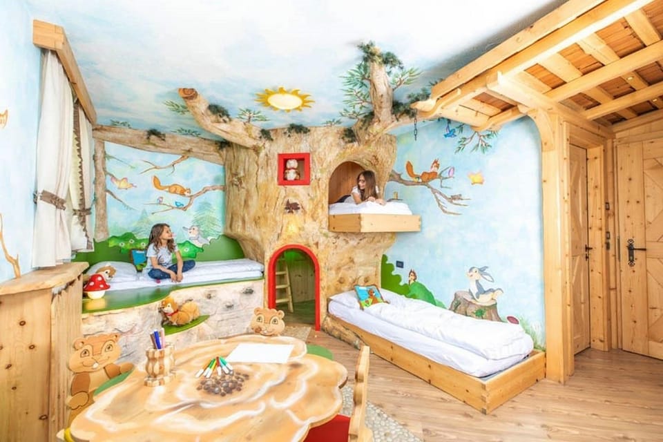 Bed, children