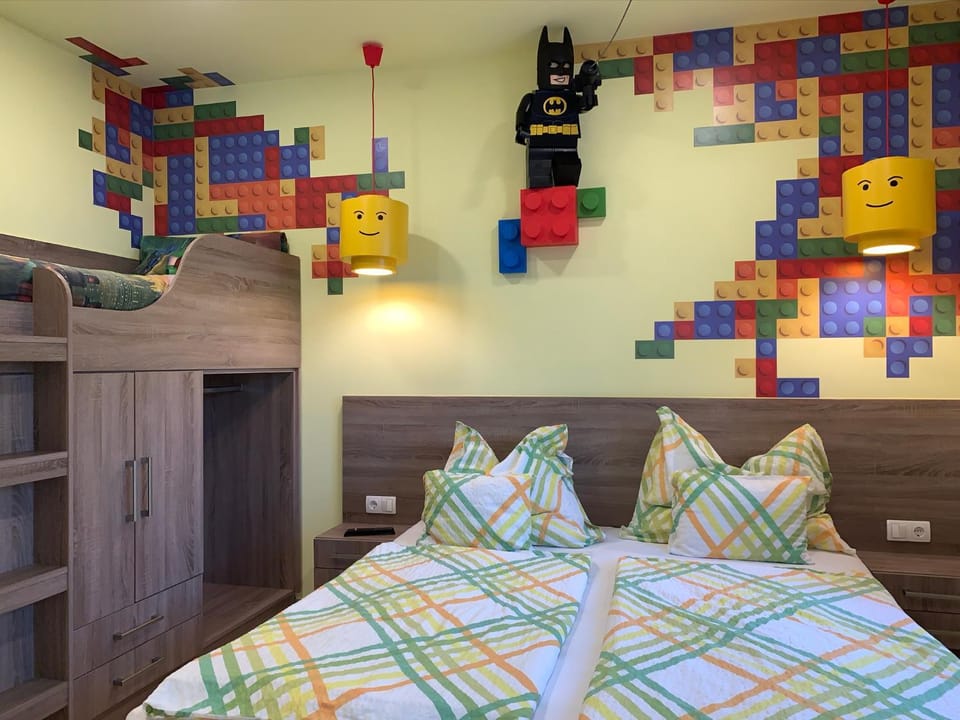 Bed, Bedroom, bunk bed