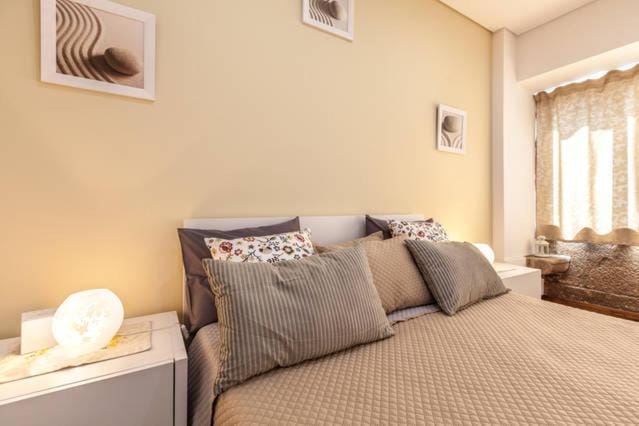 Property building, Bed, Photo of the whole room, Bedroom