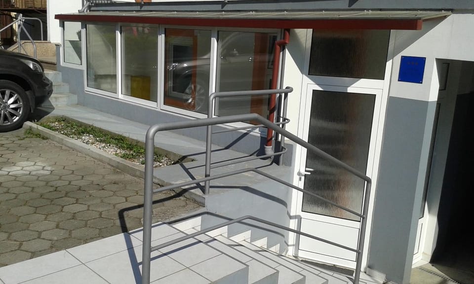 Facade/entrance