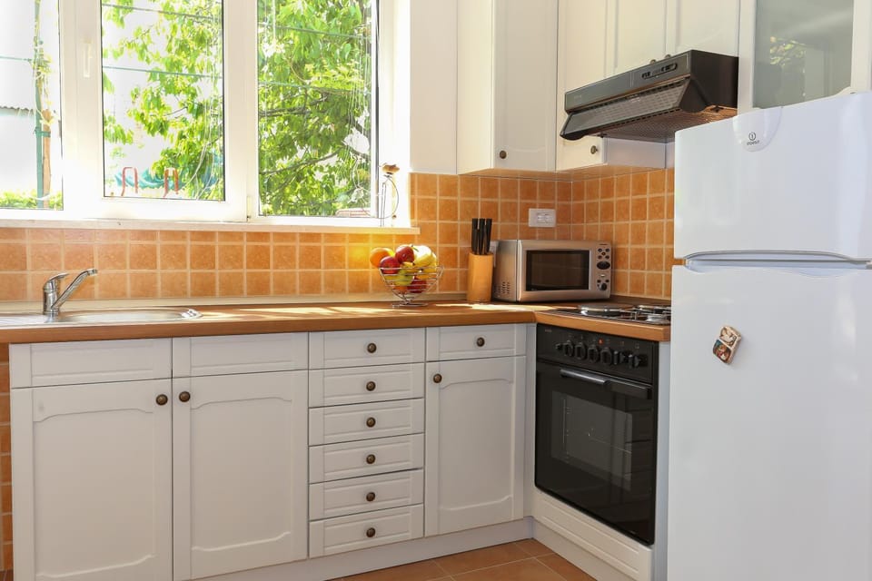 Kitchen or kitchenette, Decorative detail