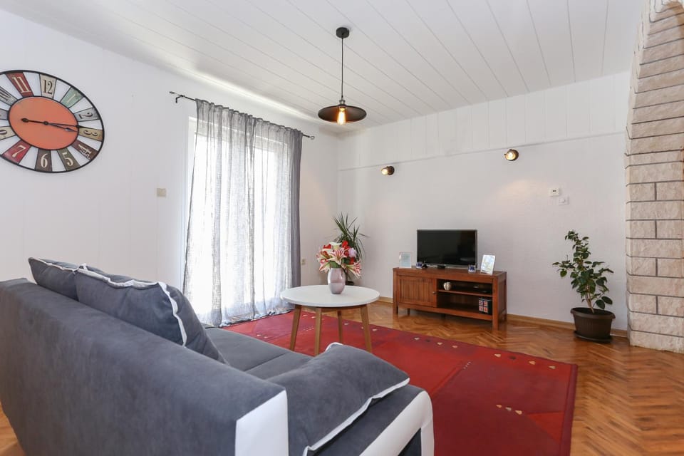 Living room, Decorative detail