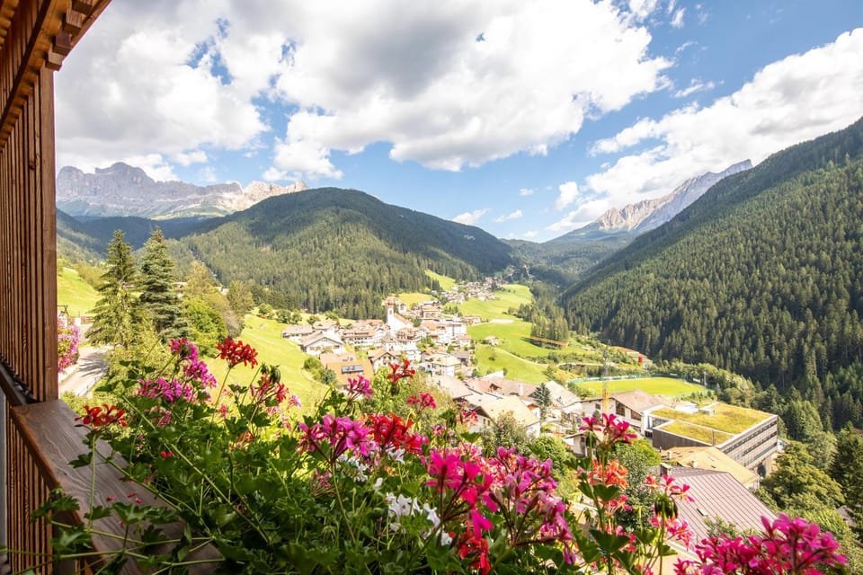 Day, Summer, Balcony/Terrace, Garden view, Landmark view, Mountain view, Mountain view