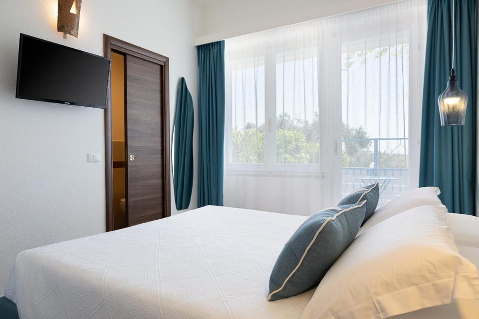 Bed, TV and multimedia