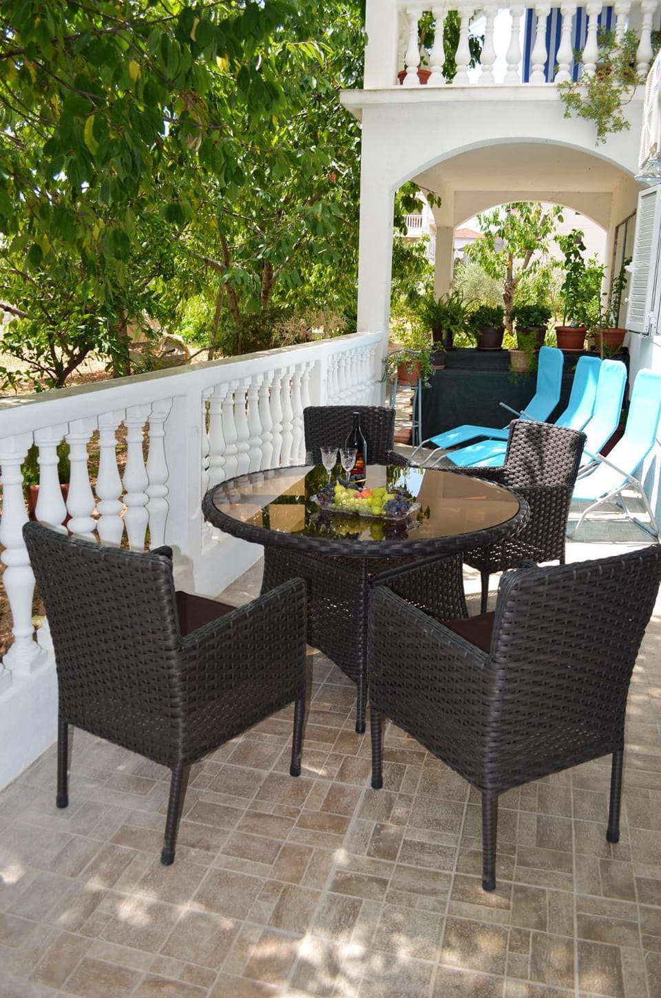 Property building, Day, Neighbourhood, Summer, Garden, Balcony/Terrace, On site, Garden view, Garden view, Alcoholic drinks