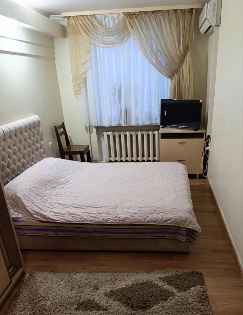 Bed, TV and multimedia, Bedroom, internet