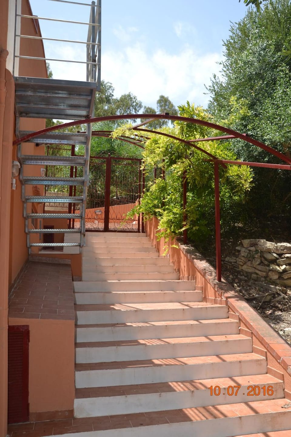 Facade/entrance